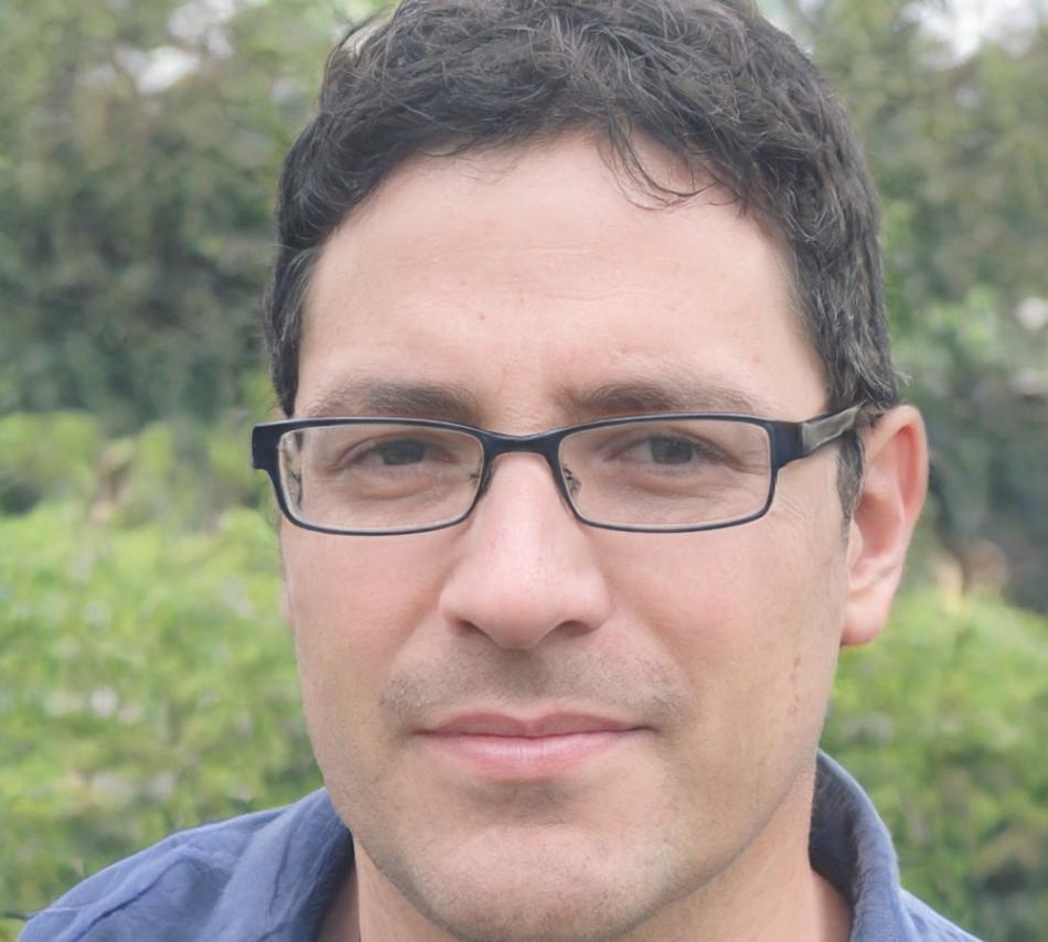 Director de cravionelypt especializado en análisis financiero